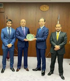 السفير العمادي وأعضاء السفارة مع حاكم محافظة فوكوشيما -