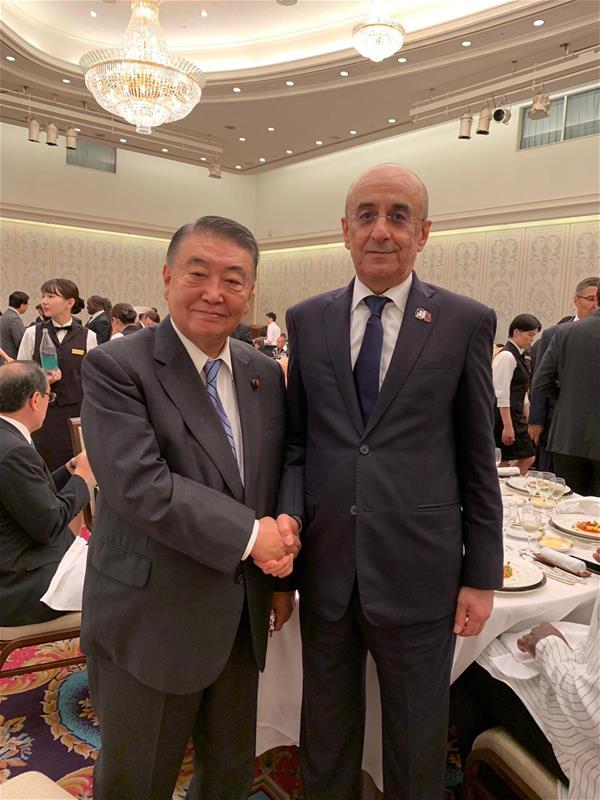 سعادة السفير مع السيد تاداموري اوشيما، رئيس البرلمان الياباني